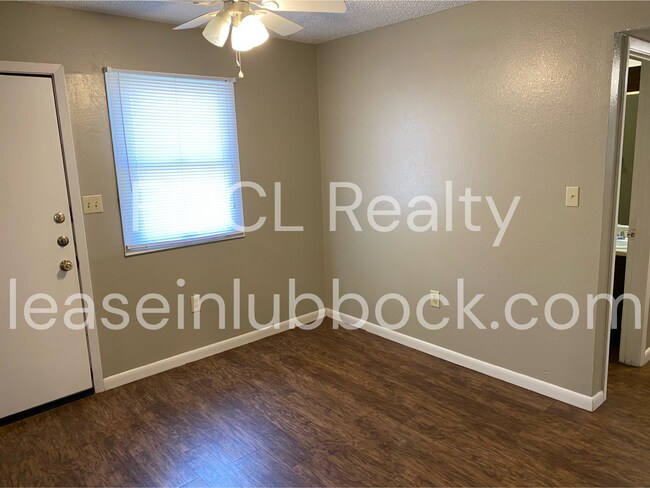 Building Photo - 510 Dowden Rd