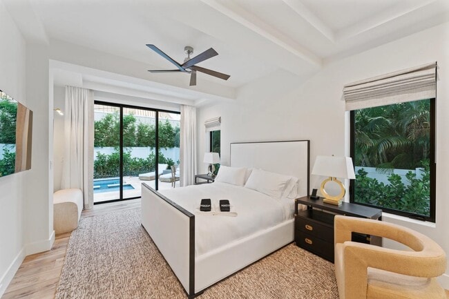 Building Photo - 214 28th St