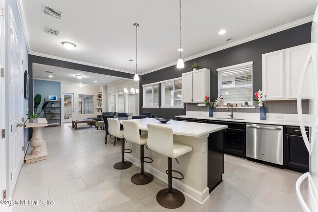 Building Photo - 39 Woodmere Ln