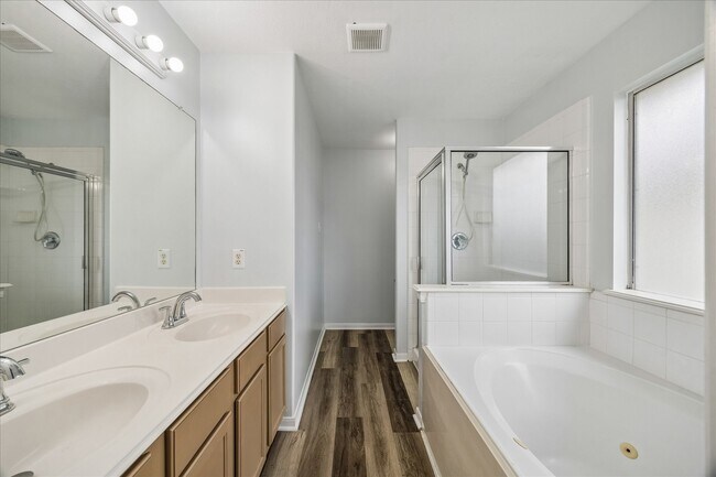 Building Photo - 19715 Billineys Park Dr