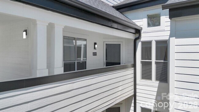 Building Photo - 18755 Vineyard Point Ln