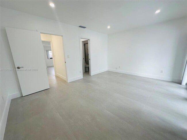 Building Photo - 7157 W 19th Ct