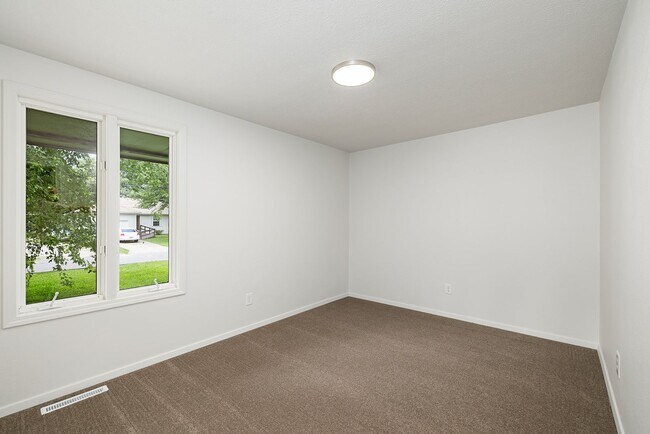 Building Photo - Charming Updated Home with 1-Car Garage, Fenced Backyard & Modern Finishes