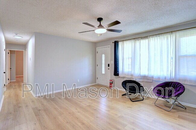 Building Photo - 8523 Fieldway Dr