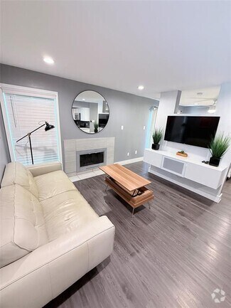 Building Photo - 935 La Posada Dr