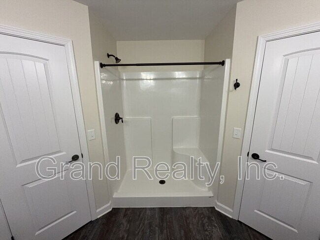Building Photo - 4025 Brittany Ln