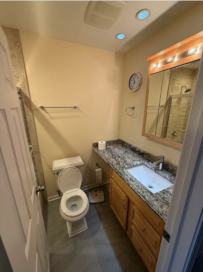 Building Photo - 2950 Northampton Dr