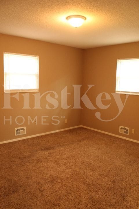 Building Photo - 5637 NE Lancaster St