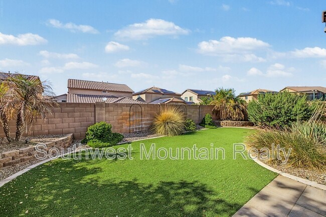 Building Photo - 2346 N Monticello Dr