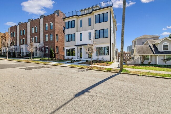 Building Photo - 3135 Parthenon Ave