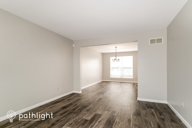 Building Photo - 472 Summer Top Ln