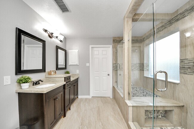 Building Photo - 20922 Whitevine Way