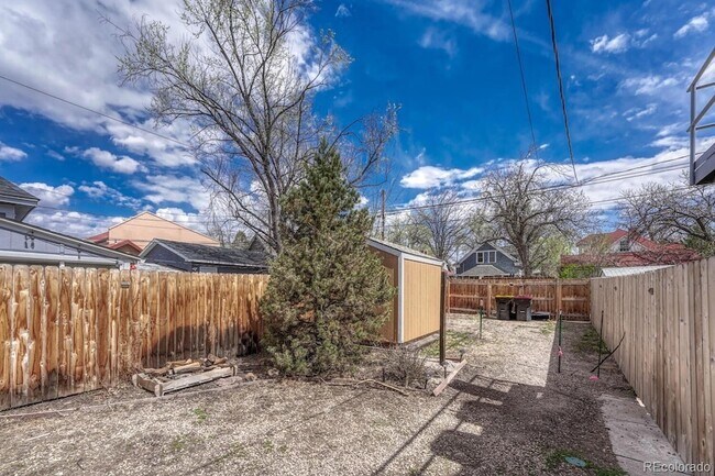 Building Photo - 2904 W Colorado Ave