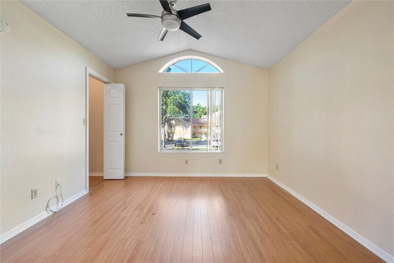 Building Photo - 967 Coral Club Dr