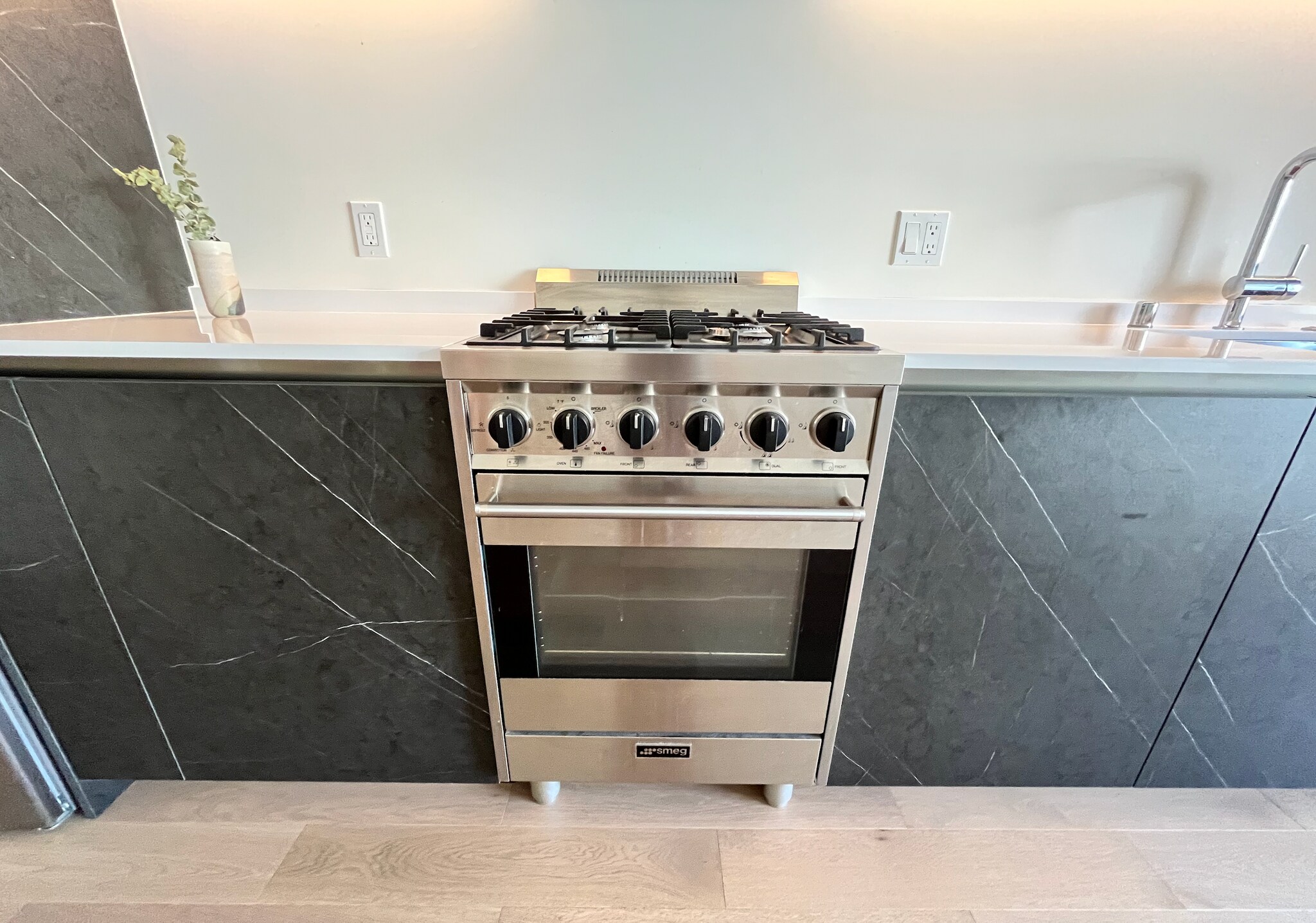 Kitchen - 230 7th St