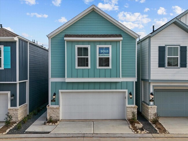 Building Photo - 594 Avisa Dr