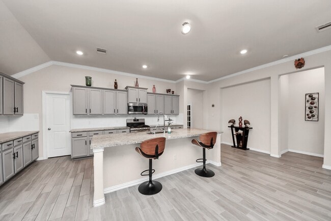 Building Photo - 28634 Monarch Cliffs Dr