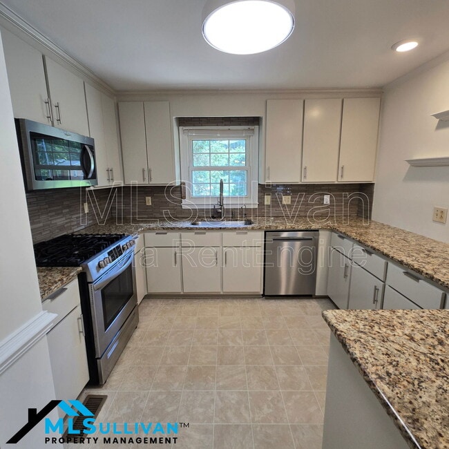 Building Photo - 2601 Cohnwood Dr