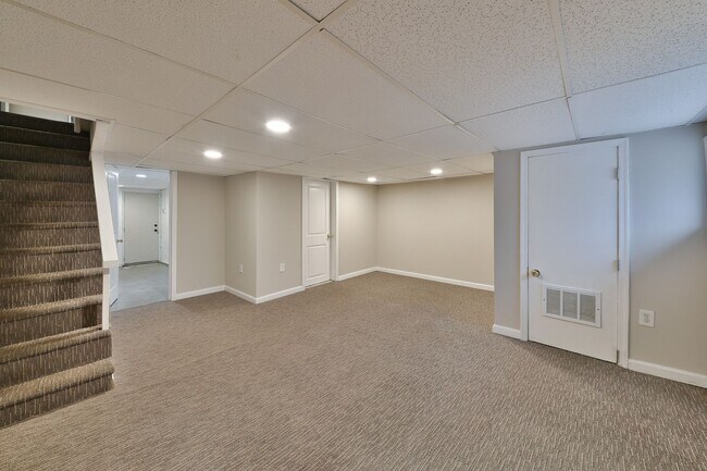 Building Photo - Beautifully Renovated 3 Bedroom Home Now Available For Rent in Cedarbrook!!!