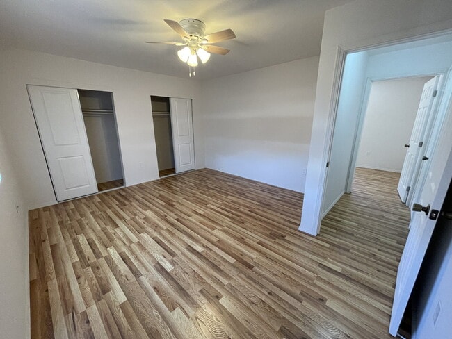 Building Photo - Room to Spread Out! South Valley 3bd on a ...
