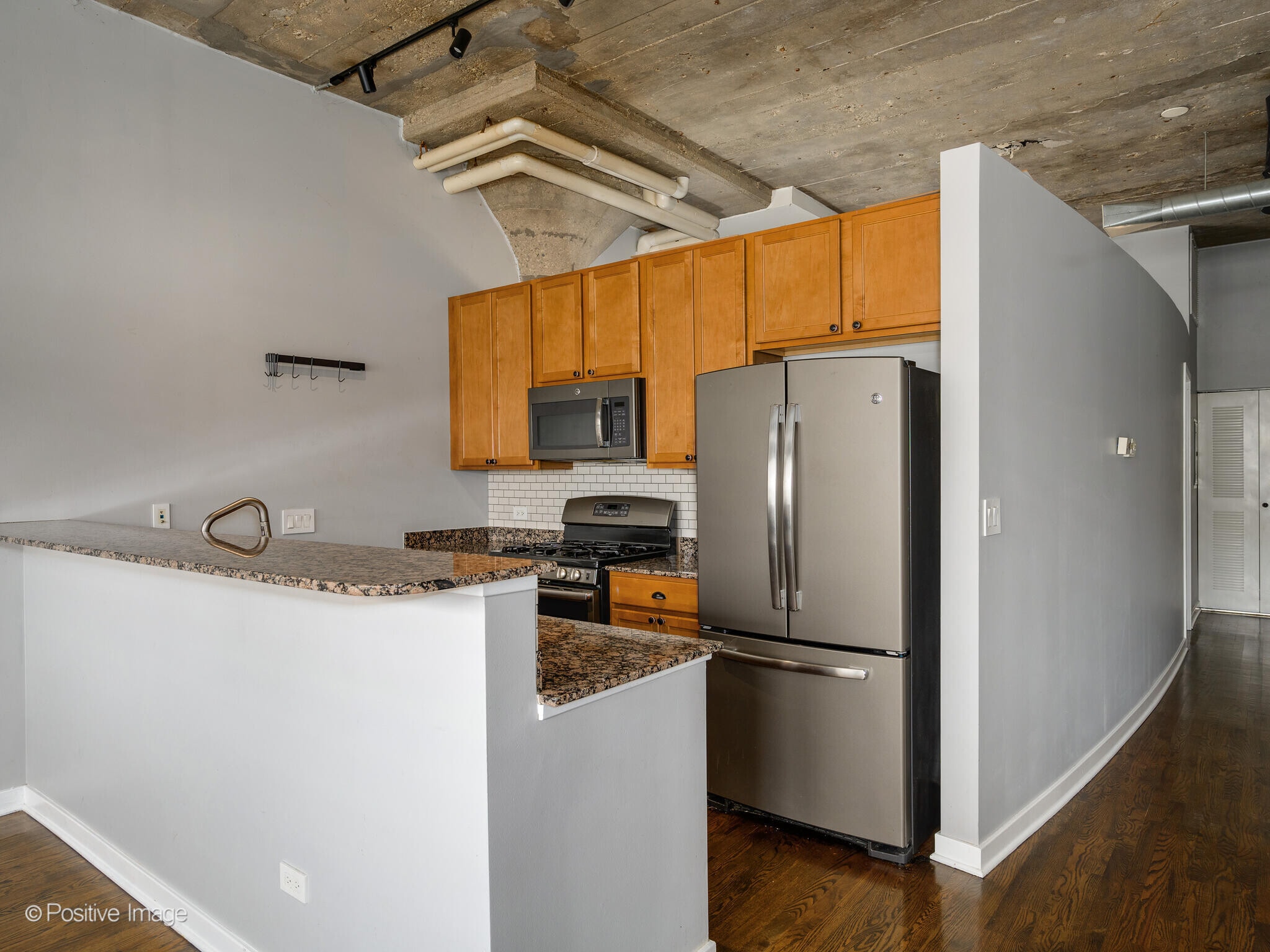 Building Photo - 1151 W 14th Pl