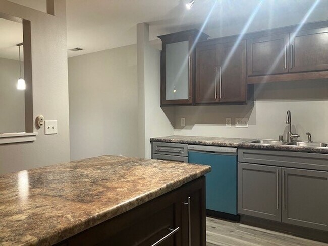 Building Photo - Behrell Condo