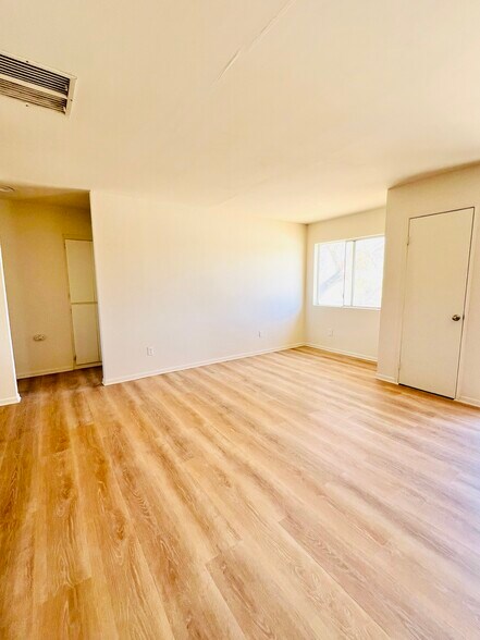 Building Photo - 6688 National Park Dr