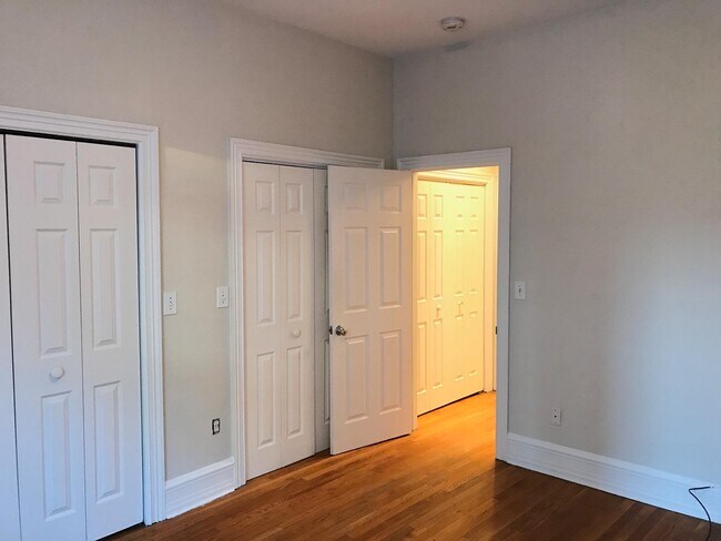 Building Photo - 55 Bright St