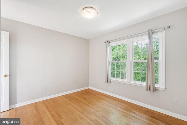 Building Photo - 214 James Thurber Ct