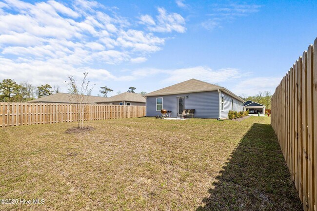Building Photo - 214 Cleat Dr