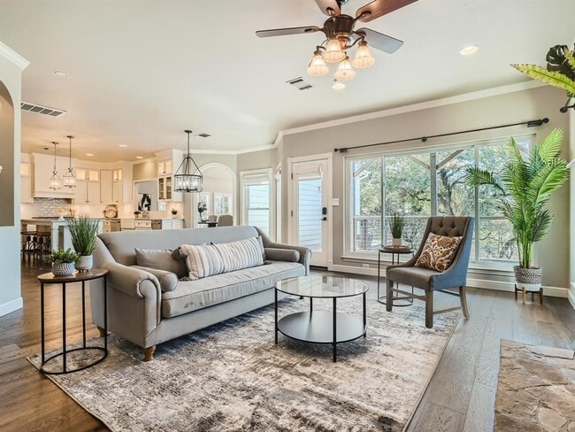Building Photo - 8915 Spicebrush Dr