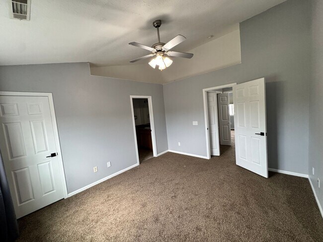Building Photo - 1631 Jenna Dr