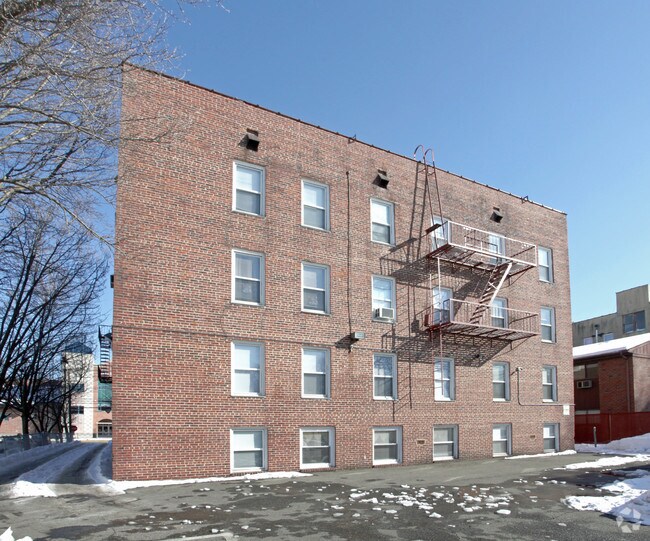 Building Photo - 920 N Broad St
