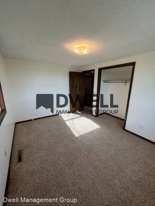 Building Photo - 3 br, 1 bath House - 88846 State Line Rd