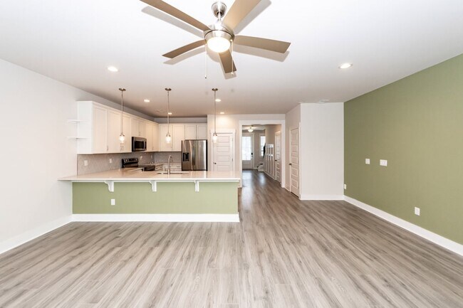 Building Photo - 7722 Park Gate Dr