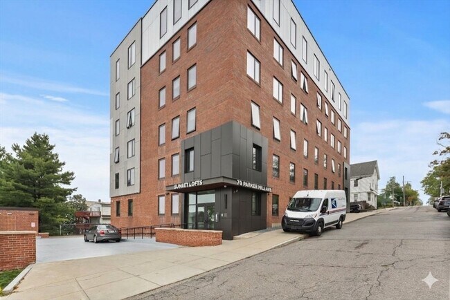 Building Photo - 70 Parker Hill Ave