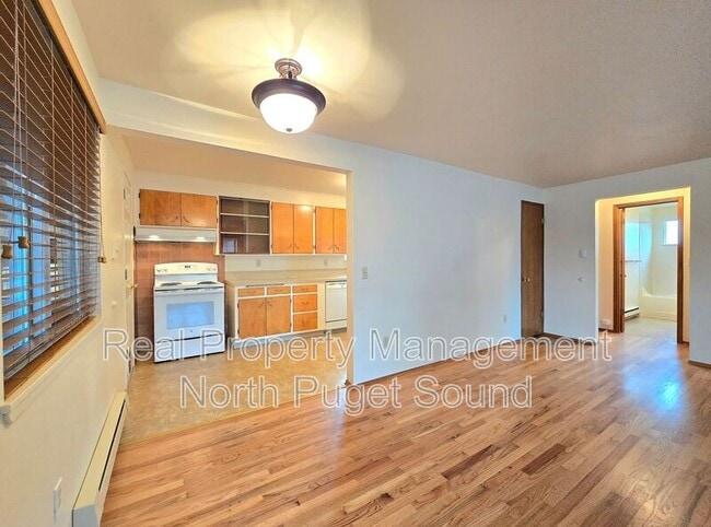 Building Photo - 710 Beach Ave