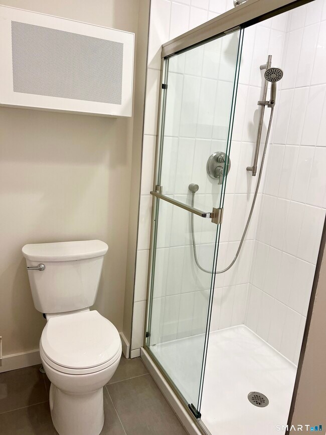 Building Photo - 179 Butternut St