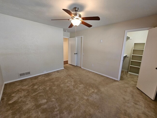 Building Photo - AVAILABLE NOW!