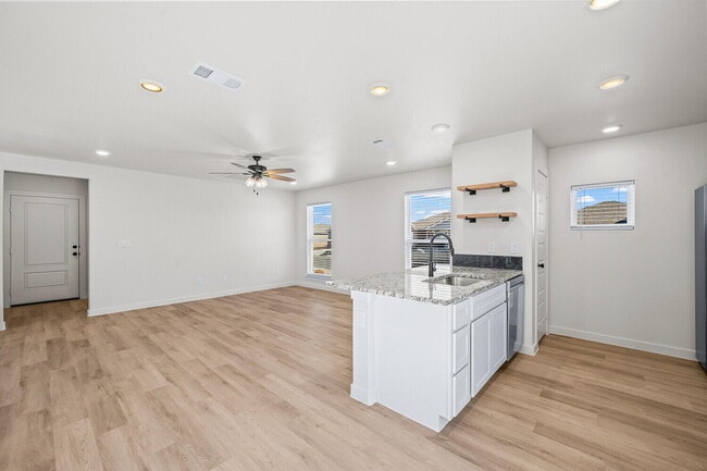 Building Photo - 517 E 23rd St