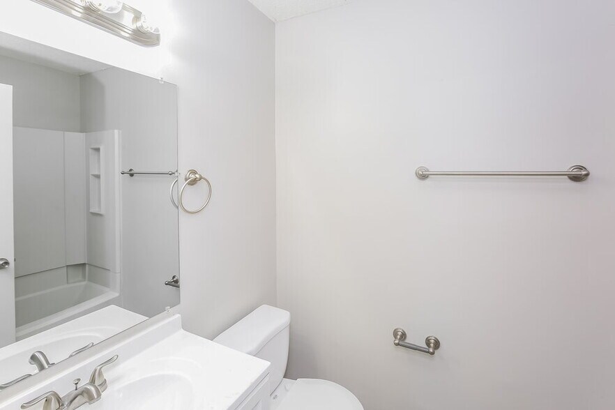 Building Photo - 2441 Brook Canyon Dr