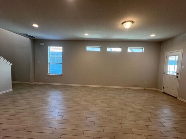 Building Photo - 124 Old Stage Coach Rd