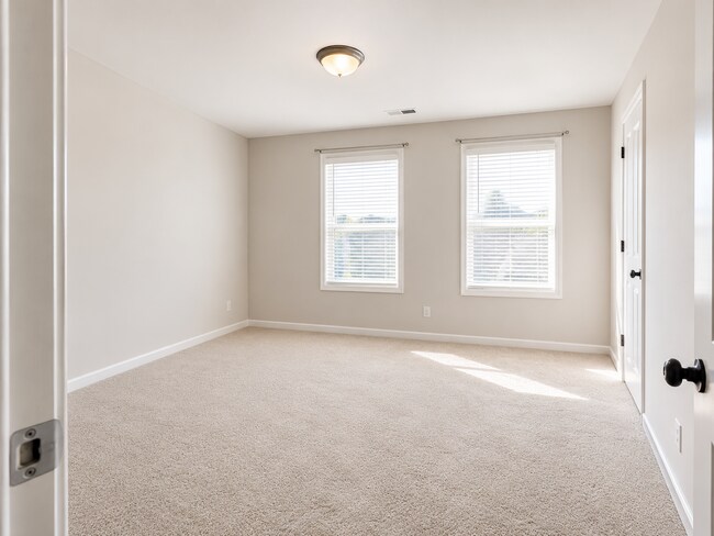 Building Photo - 404 Laurel Pk Dr