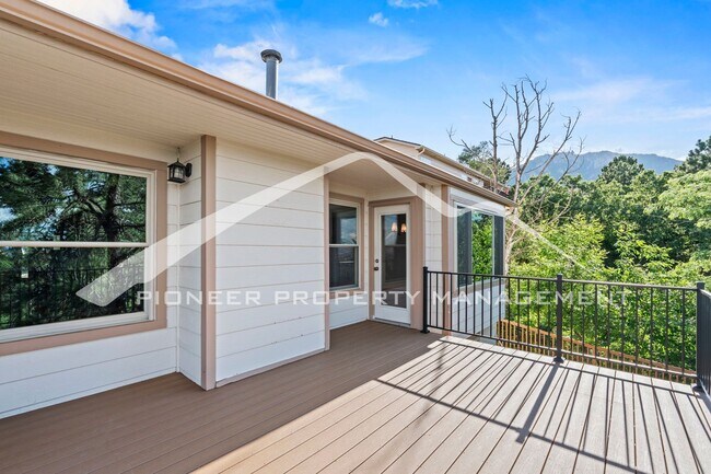 Building Photo - 5 bed/3 bath Main-Level Living with Design...