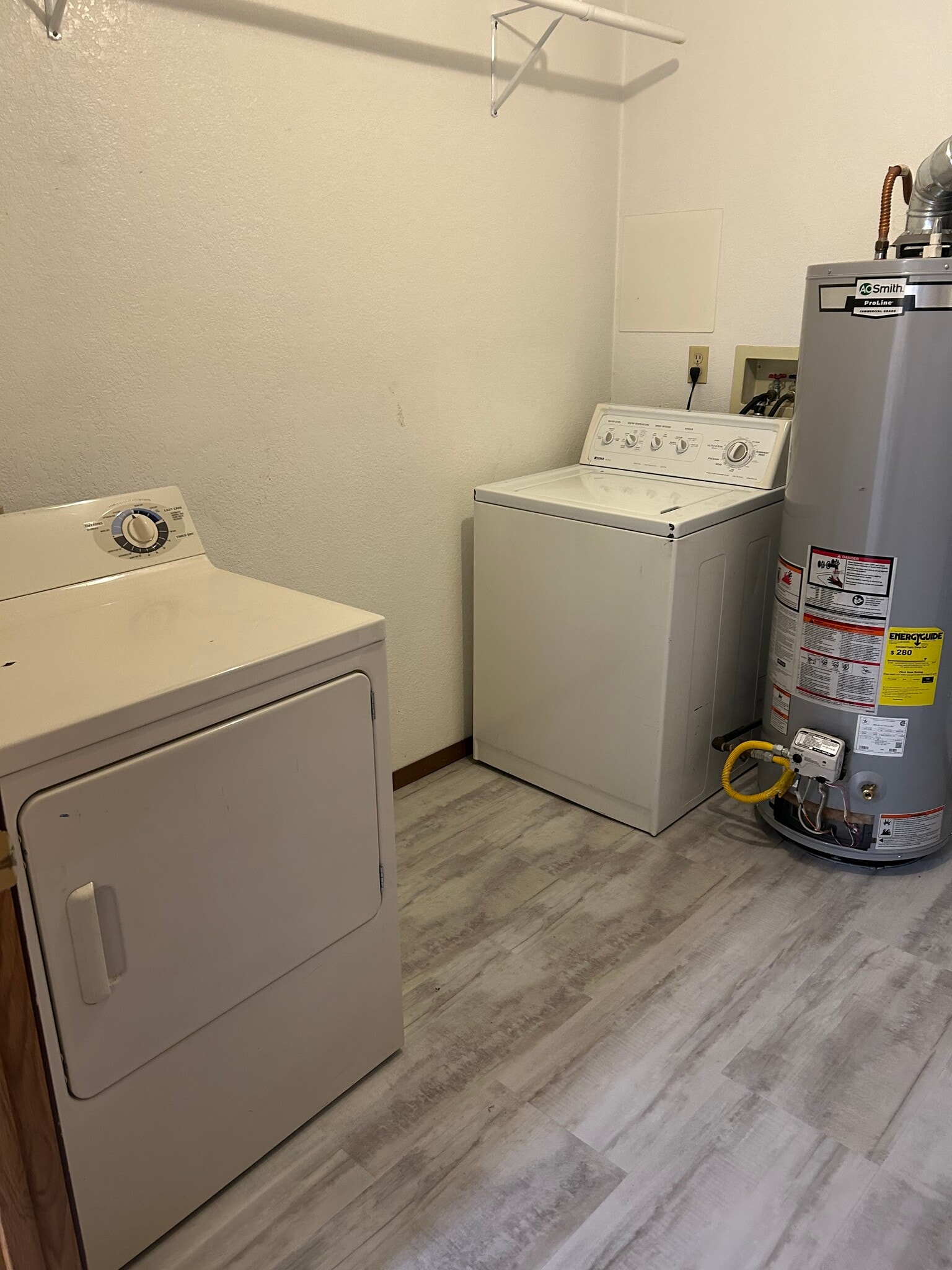 Building Photo - 4022 Garden Ct