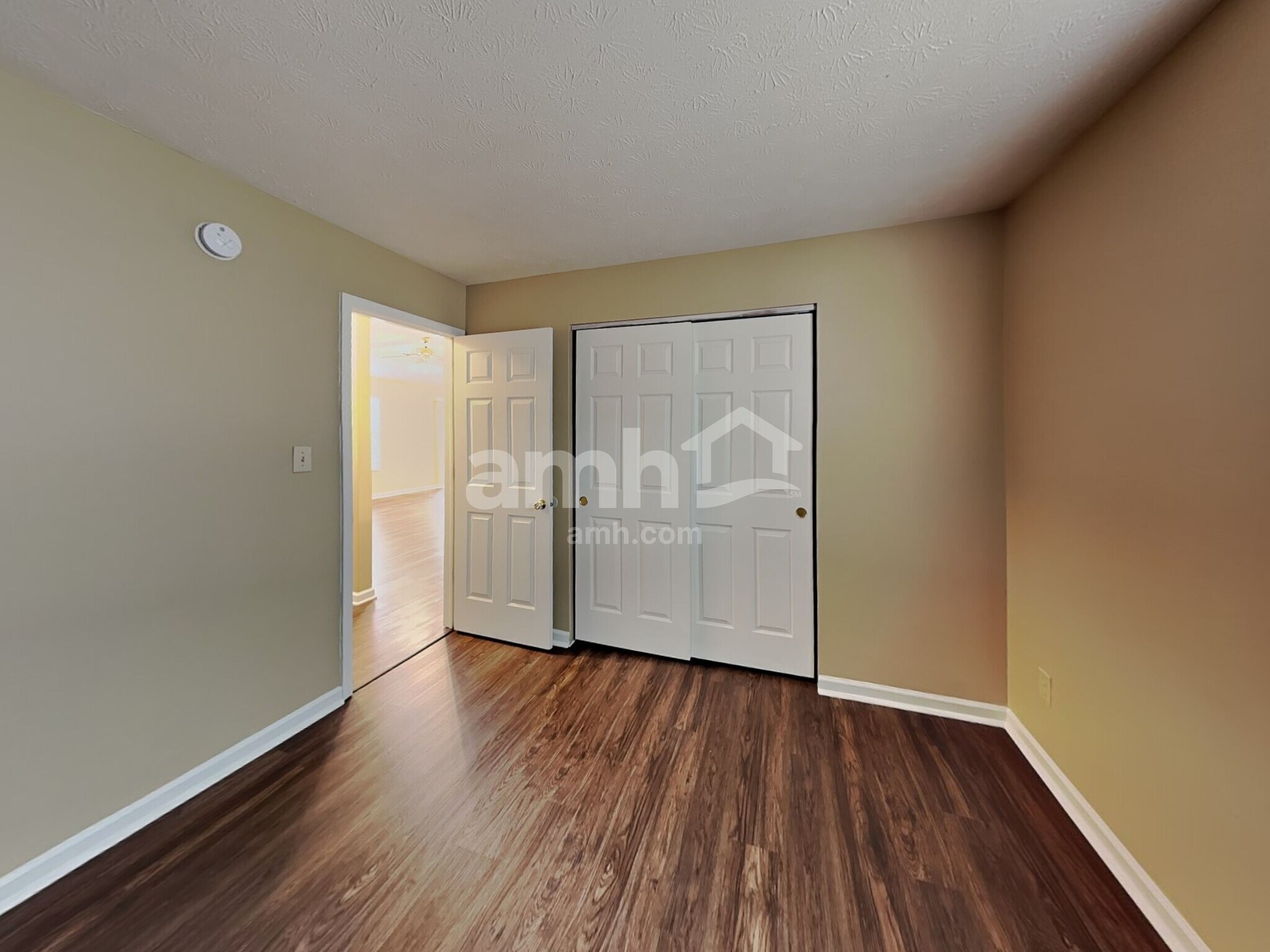 Building Photo - 8749 Trumpeter Dr