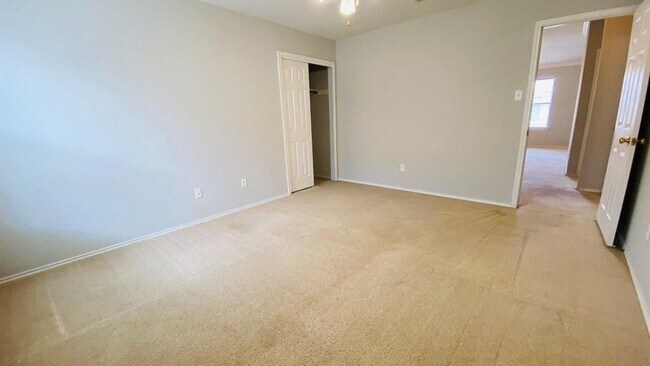 Building Photo - 207 Golden Gate Dr
