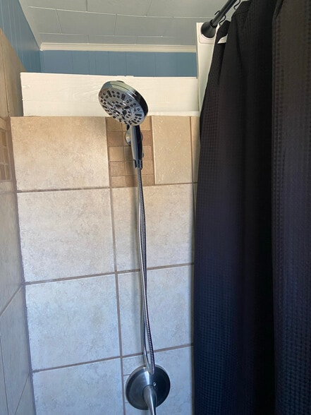 Building Photo - 717 Baker St