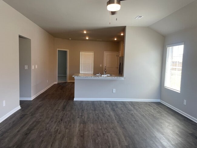 Building Photo - Stunning 3-Bedroom Ranch Home in Kendall Trails – New Construction