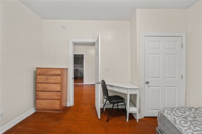 Building Photo - 407 S Aurora St